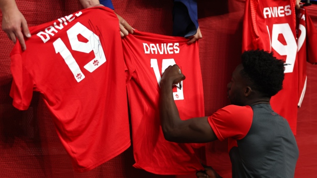TSN_Sports's tweet photo. Canada Soccer told to stop selling Davies jerseys amid federation’s fight with players.

Latest from @rwesthead: https://t.co/D7hSHd27m6 https://t.co/vplONr62SH