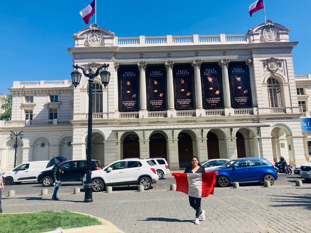 Nuestra querida Ana (<a href="/analoca08/">Analoca 🧑‍🚀</a> ) de la familia de Pablo Alborán Perú 🇵🇪 ya está en 🇨🇱 para disfrutar hoy del gran concierto de <a href="/pabloalboran/">Pablo Alborán</a> en el <a href="/MunicipaldeStgo/">Teatro Municipal de Santiago</a> . 

Disfruta mucho Ana junto a la gran familia chilena ❤️. ¡Te queremos! 

<a href="/warnermusicperu/">Warner Music Perú</a> | <a href="/AlboranTeam/">Equipo Alborán</a>