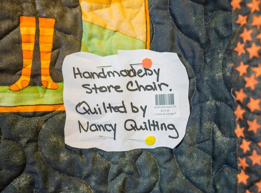 AppleStoreCP's tweet image. #ShopLocal with a wide variety of local artists and products that can be found at The Apple Store. 🍎 🍏

Discover more: connerprairie.org/applestore

Open Wed. - Sun., 12P - 5P, evenings during Headless, 5:30P - 9PM.

#AppleStoreAtCP #HeadlessHorsemanCP @ConnerPrairie