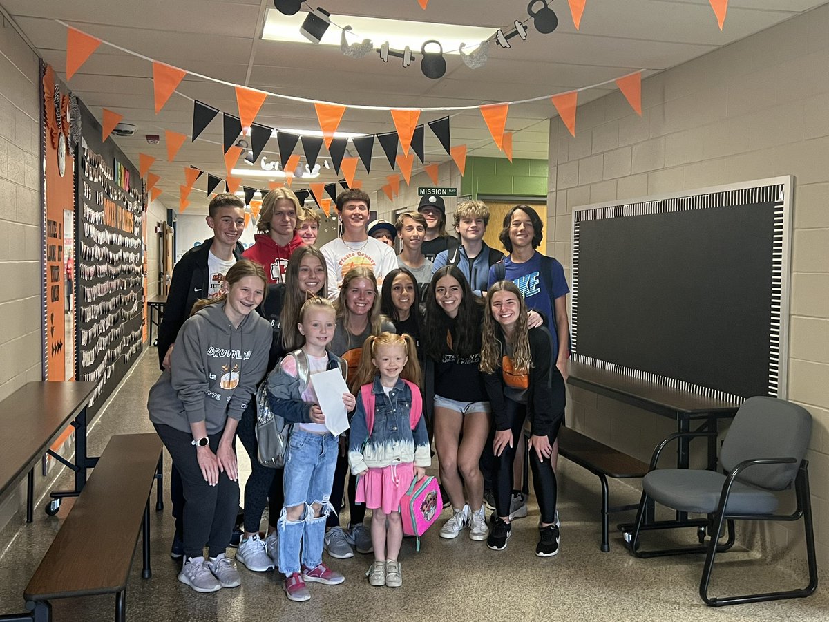 Had a great time this morning giving out cheers and high-fives to <a href="/Siegristelem/">Siegrist Elementary</a> Pirates!! (Not pictured, the rest of the team at the bus-line!)