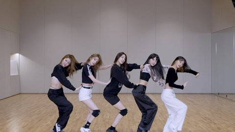 pannchoa's tweet photo. Are Le Sserafim the best 4th gen female idols performers?
https://t.co/0fHYtVqbOa https://t.co/eLCFptA07H