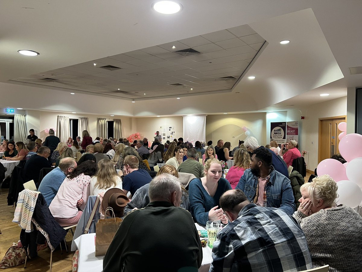 What a brilliant turn out of @DudleyGroupNHS staff, friends and family for The ‘Great Pink’ Charity Quiz @DGNHSCharity raising money for the @DudleyBSU 💕