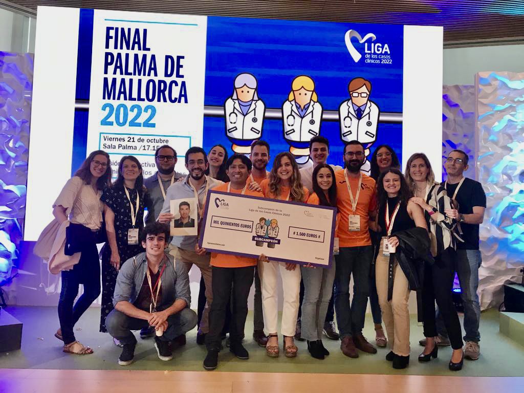 Equipazo en la liga de casos ❤️ Subcampeones 2022! 🥈 <a href="/Jananavier/">Javier Navarrete</a> <a href="/Joscarlossm/">José Carlos Sánchez</a> <a href="/Macaas9/">María</a> @niha49 #sec2022 #ligadecasos <a href="/JovenesSec/">JóvenesSEC</a> <a href="/ResiSec/">ResiSEC</a>