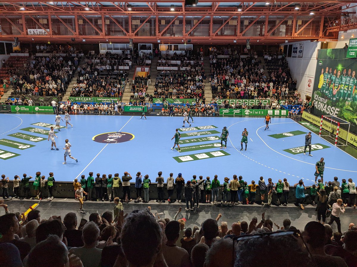 Handball - Victoire 37-34 de l'@USAMNIMESGARD au Parnasse face à Istres ! Prochain rdv pour la Green Team : samedi 29 octobre à 20 h pour un derby qui s'annonce bouillant chez le voisin montpellierain #Liquimolystarligue