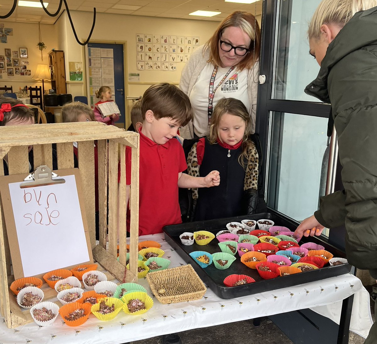 AshTreeEYFS's tweet photo. EYFS bun sale, all prepared and sold by the children #eyfsbaking https://t.co/6wWhfc4iMa