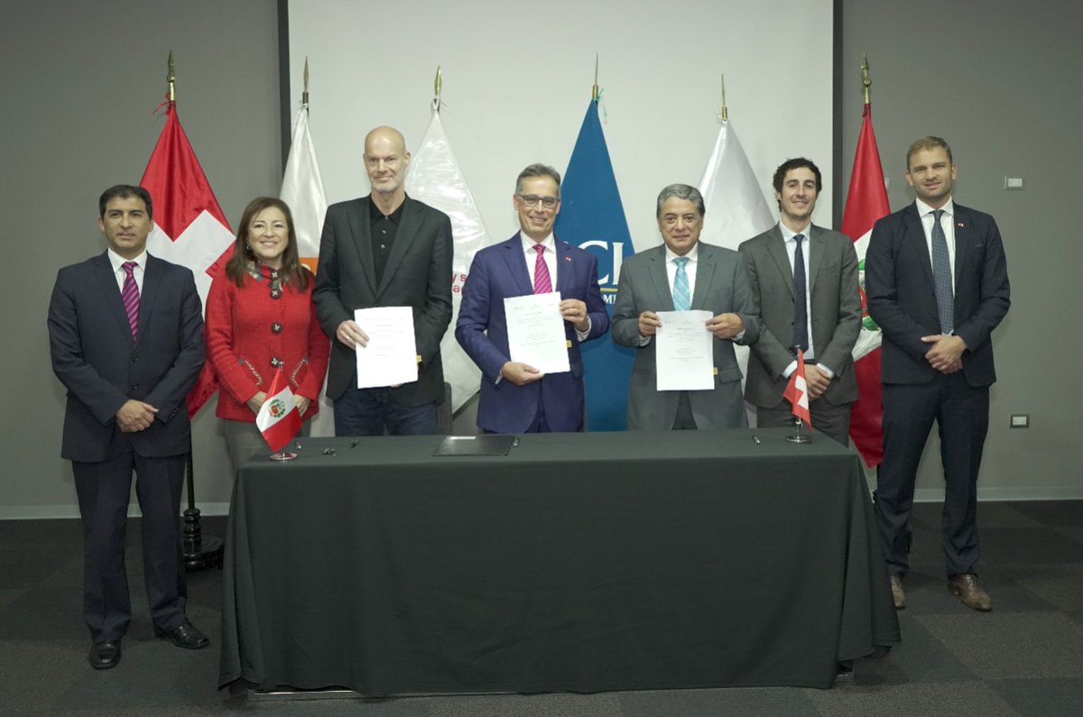 EmbSuizaPeru's tweet photo. Hoy Suiza reafirma su compromiso con la promoción de exportaciones en agroindustria y turismo del 🇵🇪 vía el Programa🇨🇭de Promoción de Importaciones #SIPPO de @SECO_Peru y los socios que apoyan a PYMEs @Promperu @CanaturdelPeru @camaradelima #SierraySelvaExportadora @Swisscontact https://t.co/lViHQRu53L