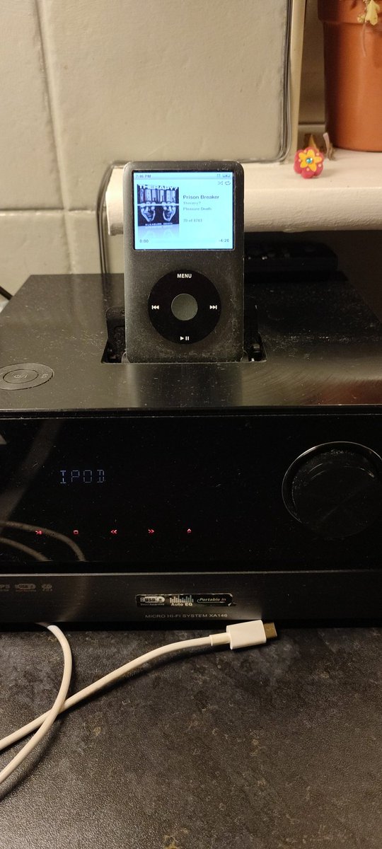 C14N0's tweet photo. @Bawney73 @DickieFelton This old Fossil is on the go 24/7👌👌👌 https://t.co/ppBeygjLhC
