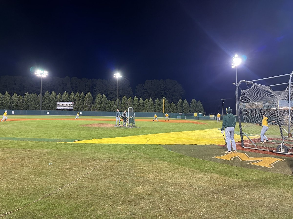 MethodistU_BSB's tweet photo. Thursday (10/20) team practice for #MethodistBaseball! Getting ready for the Green-Gold series🦁⚾️ to end the fall season! https://t.co/PU4O7xywCj