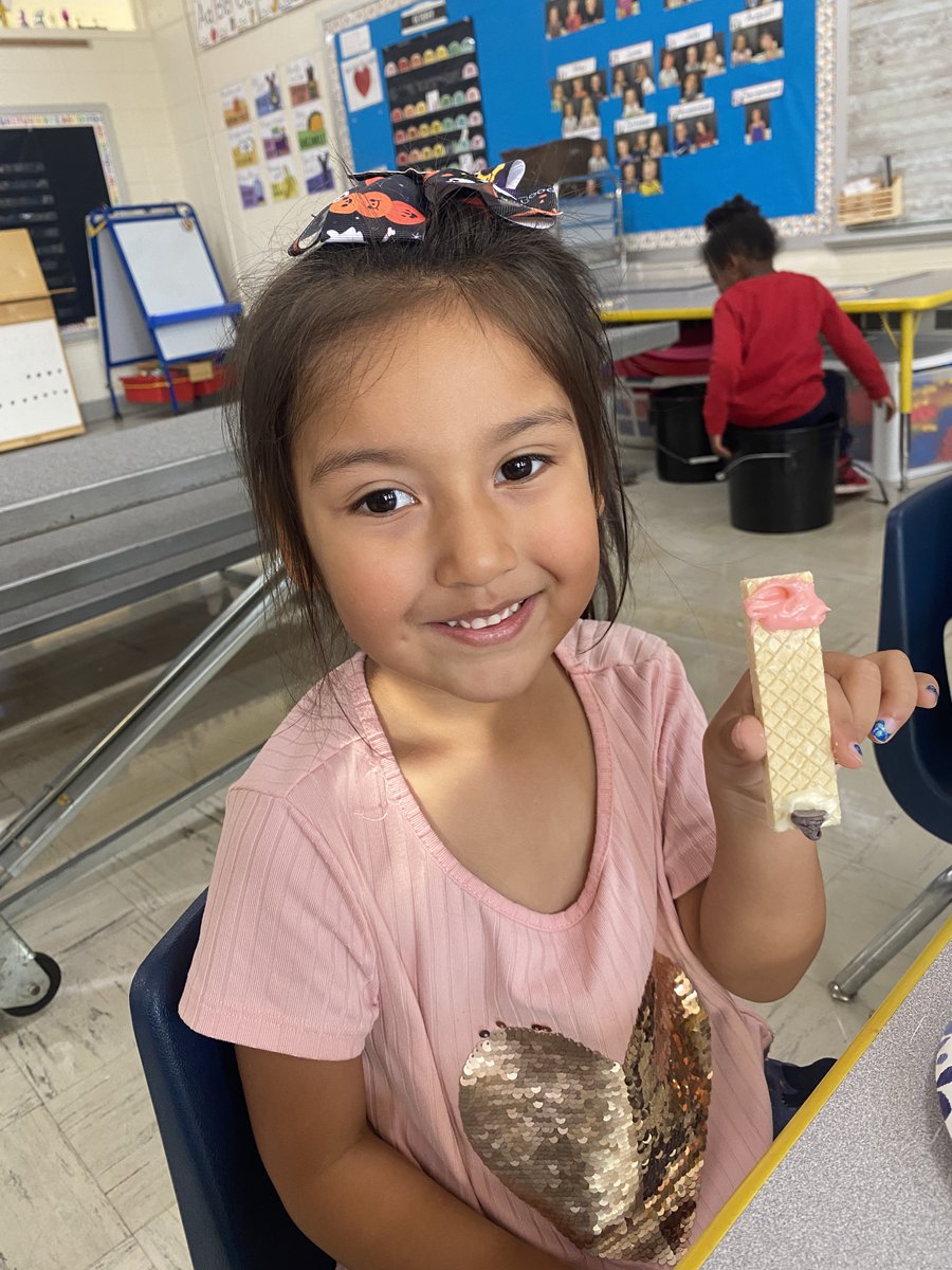 w_persistence's tweet photo. Fun Food Friday..Pencils ✏️ 
#Walkerpride #WAWMproud https://t.co/d8BcF9YqN1