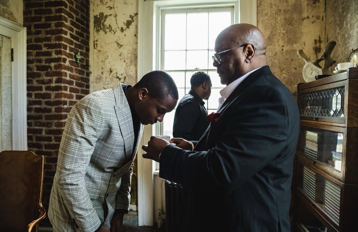 Jadakiss has launched coffee brand, Kiss Café, with his father - who has been in the industry since 1977 - and son: “Over 40 years in, 3 generations deep, grounded in tradition, I am joined by my father and son to launch our Phillips family coffee company” vibe.com/news/business/…