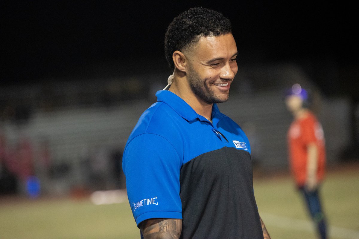 GraceEd_sports's tweet image. Some shots of @TwoStarScoob and @ASTATE_8 last night at the Basha v. Hamilton football game 📸 Story coming soon from @brendan_mau for @sportscronkite!!