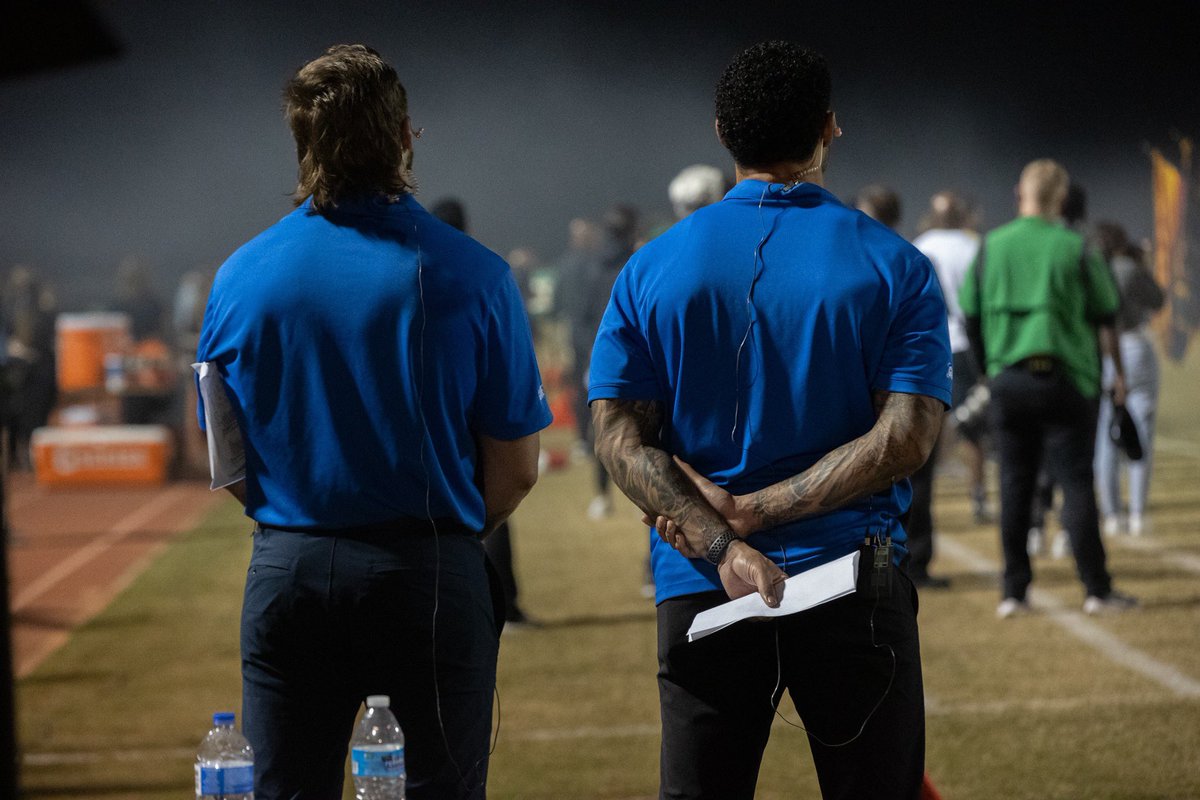 GraceEd_sports's tweet image. Some shots of @TwoStarScoob and @ASTATE_8 last night at the Basha v. Hamilton football game 📸 Story coming soon from @brendan_mau for @sportscronkite!!