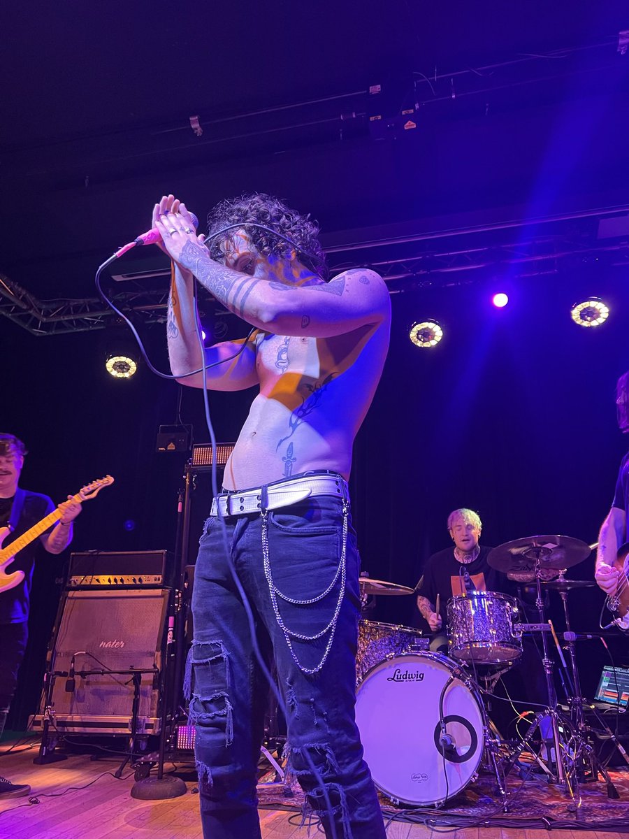 emery_minter's tweet photo. September 11th at Zanzabar was one of the best nights of my life. I don’t post much on here but I decided that these pics needed to be on here! @badboywolfy I hope you come back to Louisville again! It was a really special night…❤️ https://t.co/xUY087k3Dg