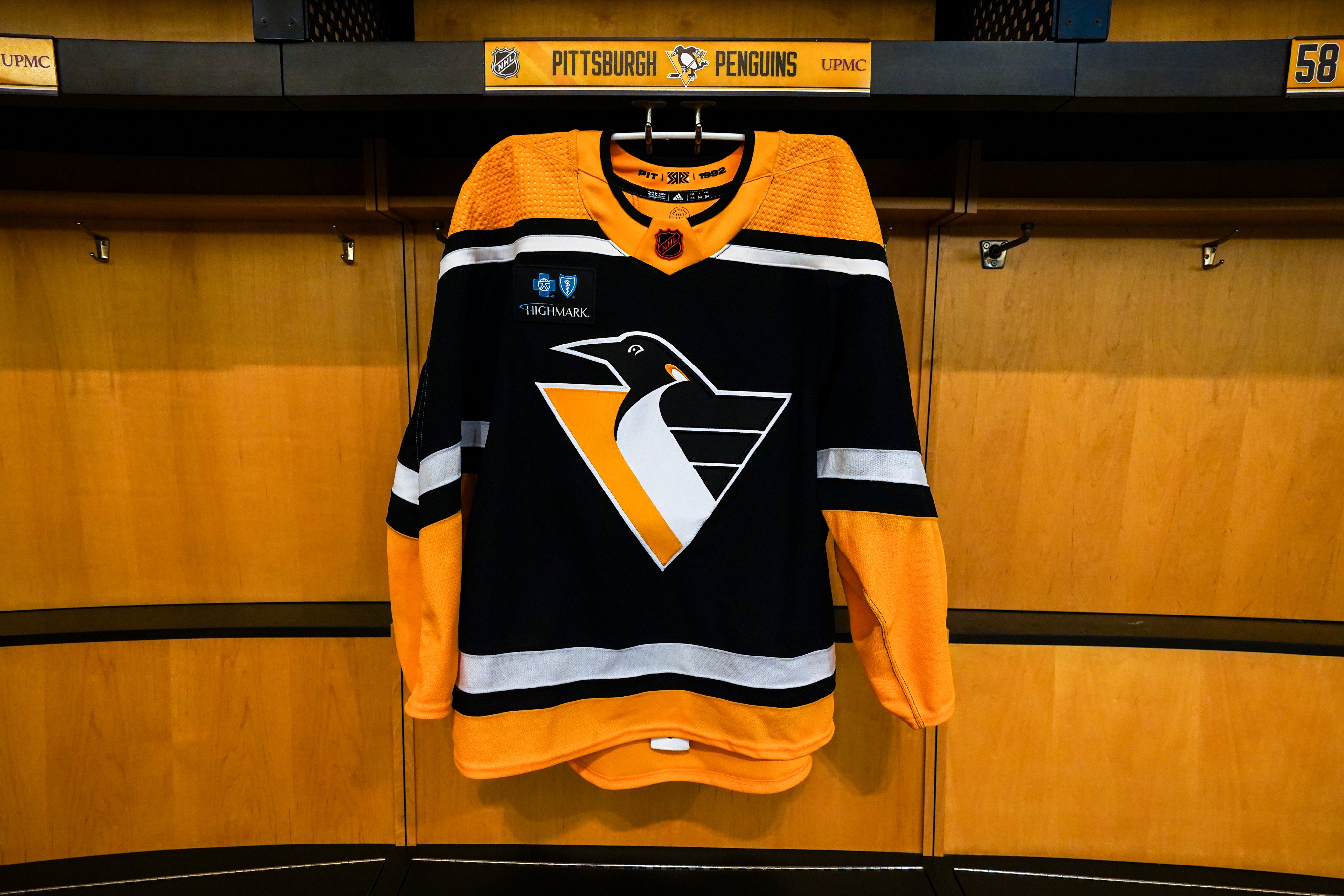 Pittsburgh Penguins to Wear Highmark Ad on Jersey in 2022-23 –  SportsLogos.Net News