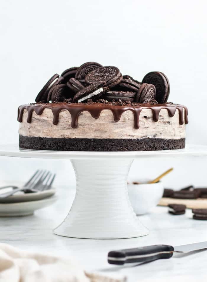 No-Bake Oreo Cheesecake is my twist on a no-bake cheesecake with nostalgic unbeatable flavors!

Find the recipe here- aclassictwist.com/no-bake-oreo-c…

#aclassictwist #dmvbaker #foodblogger #weekendbakingproject #nobakecheesecake #oreocheesecake #nobakerecipes #deliciousdesserts