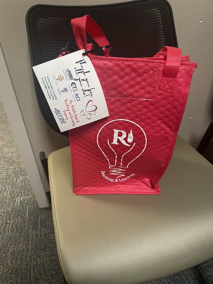Thanks to <a href="/TnLAlwaysHere/">RISD Teaching & Learning Services</a> for the amazing cooler bag!!! I can’t wait to use it. <a href="/MiikaBaldwin/">Miika Baldwin</a> @byno_kristin #risdbelieves