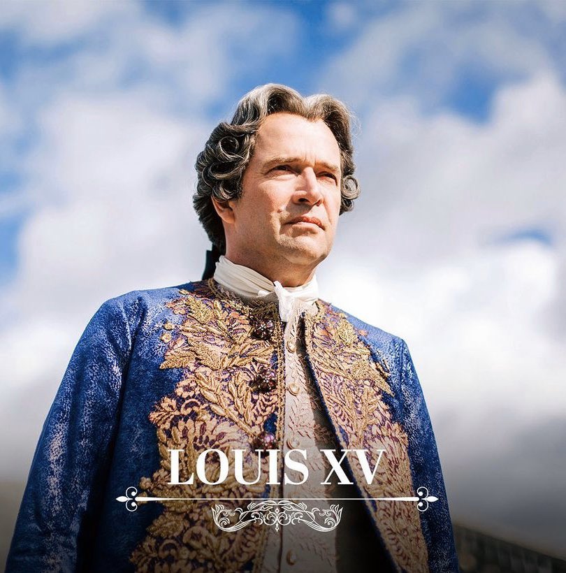 JimmySlaveGirl's tweet photo. Happy Friday! And Cheers🍻🥂 to your weekend! Make it a good one from @JamesPurefoy Online! Yep, that would be James as King Louis XV of France in 👑#MarieAntoinette
#DidSomeoneSay..... #WhatWig ??
https://t.co/M5QxiXWkdx https://t.co/iQHWoOLwRR