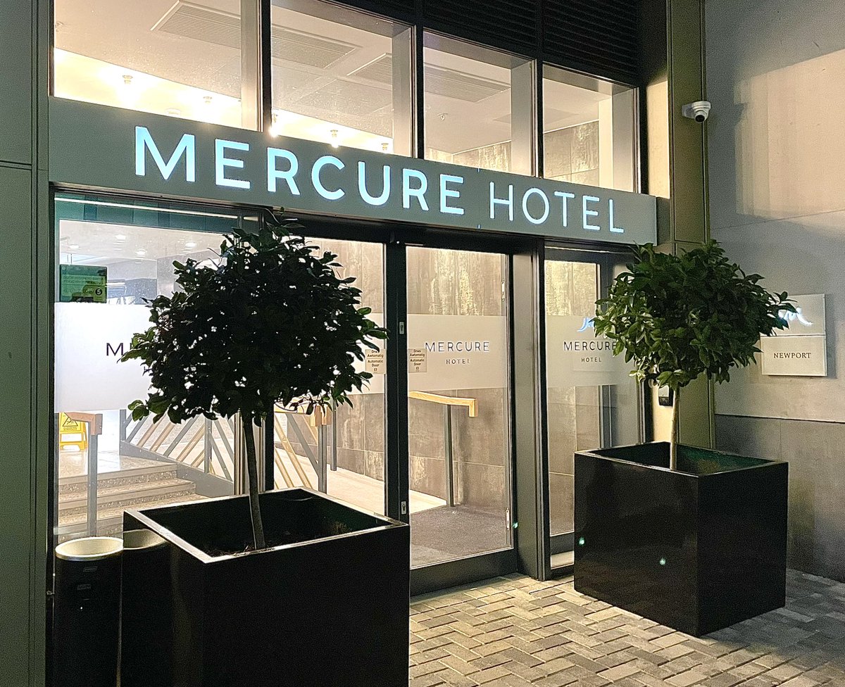 Evening out with some of the Newport Conservatives.

Good to catch up and discuss all things Newport.

The Mercure Hotel.

<a href="/matthewevansnpt/">Matthew Evans MBE</a> <a href="/NewportTories/">Newport & Islwyn Conservatives</a> <a href="/HuwDavies1998/">Huw Davies</a> @JakeEnea2 <a href="/AndHill16/">Andrew Hill</a> <a href="/c_reeks/">Cllr Chris Reeks</a> <a href="/DezinesUK/">DEZINES</a>