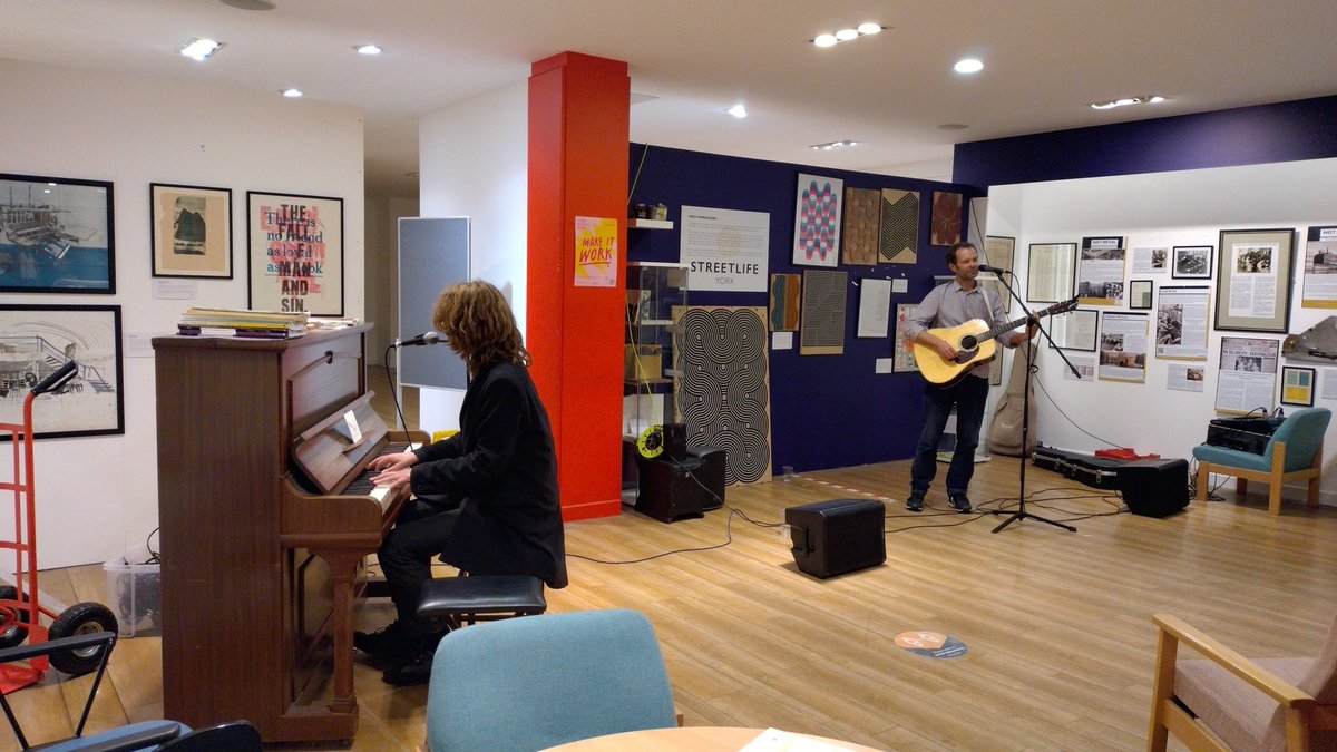 Live from our #OpenMic at the StreetLife hub with @thedreyfuscase and more!
#FunFridays #WeekendVibes #MusicAtYork #YorkshireMusic #LiveMusic