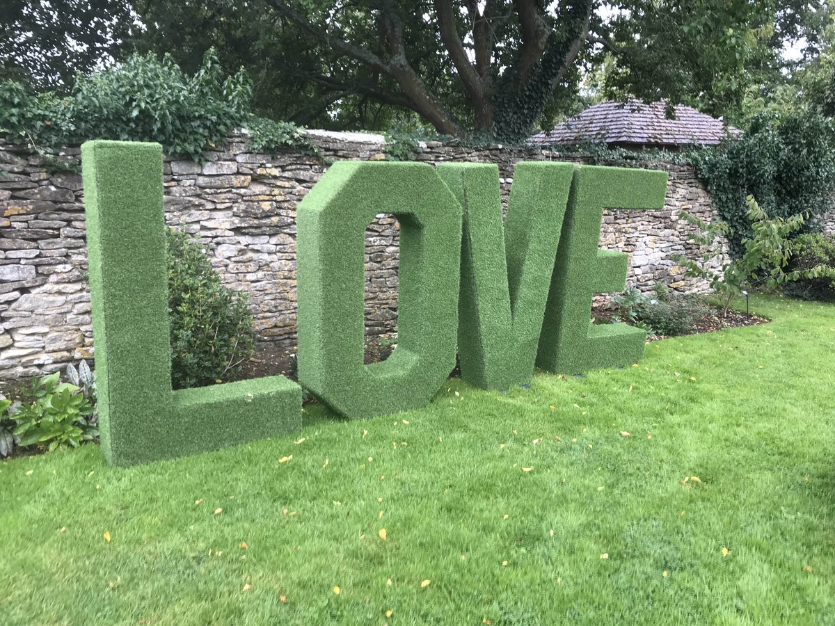 greenclawsent's tweet photo. Outside grass LOVE. It stands at 5 feel tall (1.5m) perfect if you have an outdoor space in which to take photos!
#weddingletters #weddingideas #outdoorwedding #lovewedding #weddinglove https://t.co/97zxVj67ZE