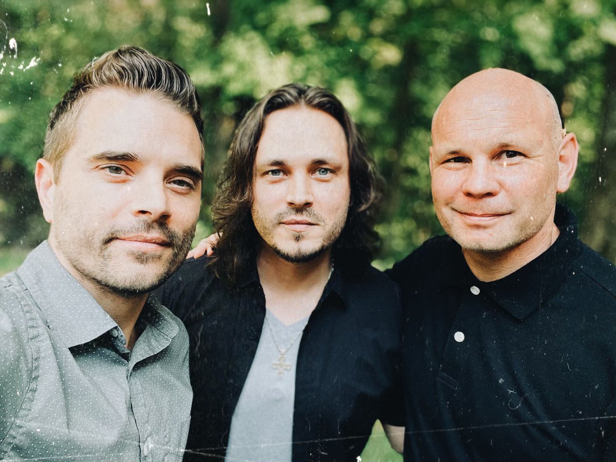 JonathanJackson's tweet photo. So good to hang with these brothers!
#JonathanJackson #LiveWithMeaning #JJEnation #TheMysteryOfArt #Enation #UltravioletEmpire #Alternative #PostPunk #Nashville #UK #IndieRock #Indie https://t.co/8p5PxUwnIw