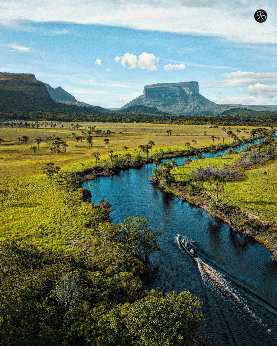 Luvewakio's tweet photo. Que 📸 más hermosa @visualsaab
Citó: Navegando por Canaima 🌿🍃🛶
@EspicaDeMar
#desdearriba #saabvisual
📍Parque Nacional Canaima,
Edo. Bolívar
@visualsaab
#canaima #saltoangel #angelfalls #venezuela #photography
#photography #tepuy #bolivar #riocarrao #kusari #tepuykusari
😍 https://t.co/SBwNsxiwr6