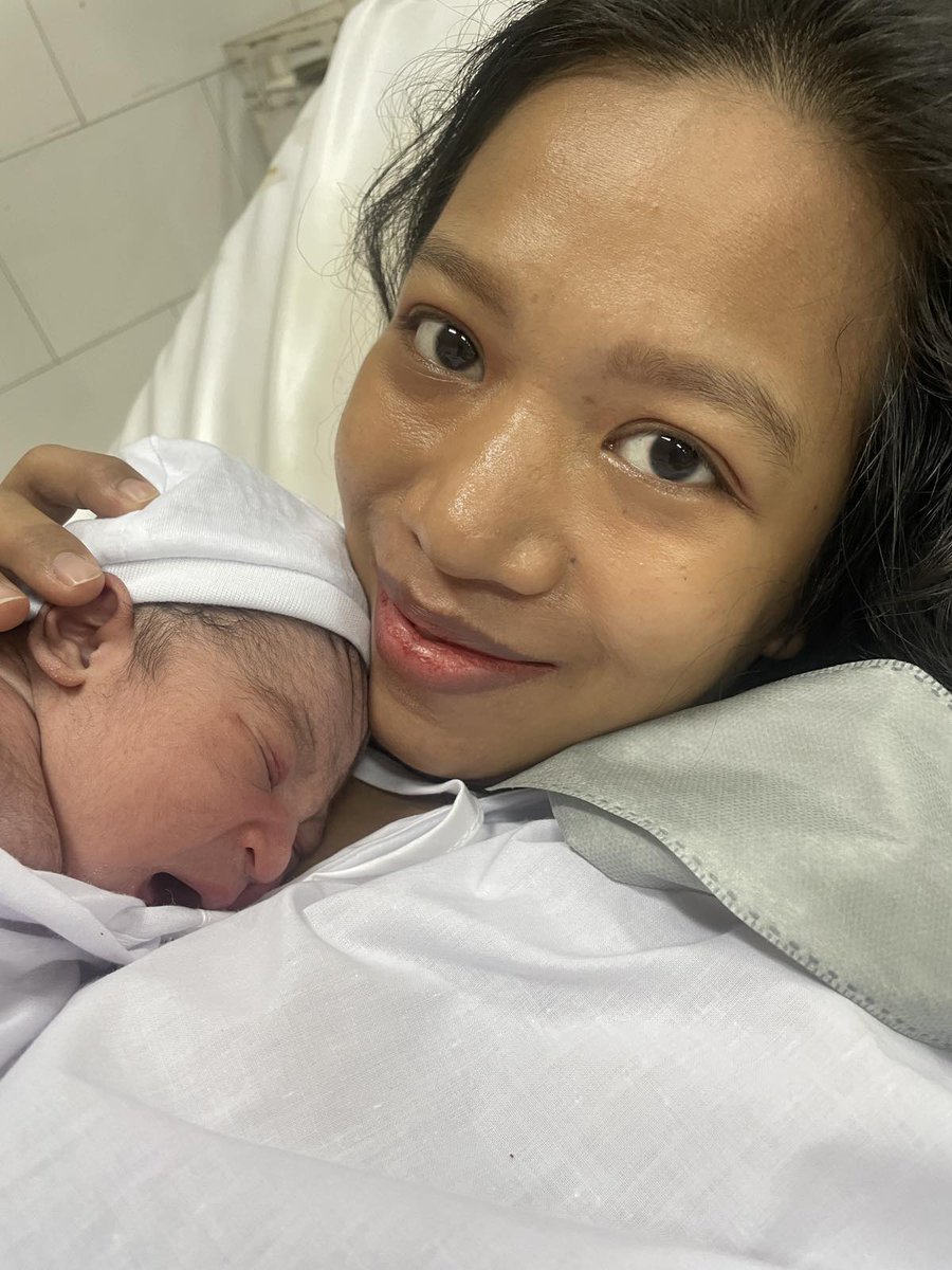 Eysieee's tweet photo. October 09, 2022 

My little Soleil was born ❤️ https://t.co/4IwRhUJxP3
