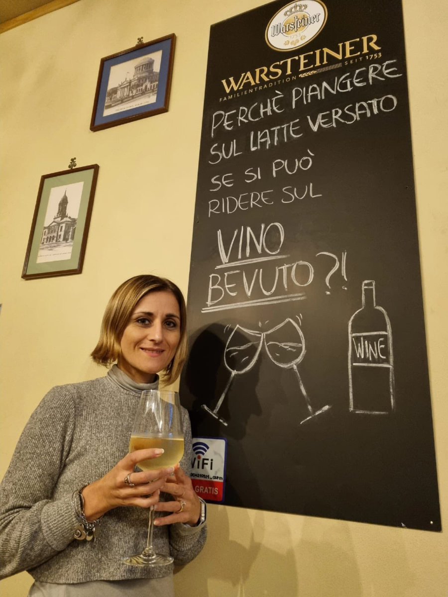 Maluna_77's tweet photo. Festeggiando il weekend #drink #prosecco #venerdisera #vino #bere #bevuta #deinking #friday https://t.co/FunNNiITKk