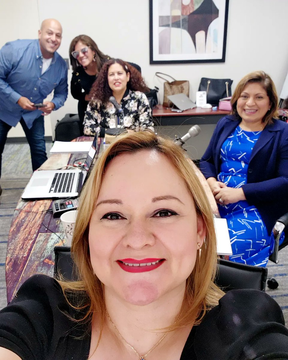 AnaESierra's tweet photo. Grabando "Encuentros con la Dra. Ana Sierra." Lo verán muy pronto para que escuchen este episodio que se puso caliente 🔥 Gracias a la producción @alejandronegron y @milagros.now  Y a nuestras invitadas de lujo @treminiorocio y @mayorcelinabenitez ! Por la conversación! #podcasts https://t.co/fvcVI9eEJ8