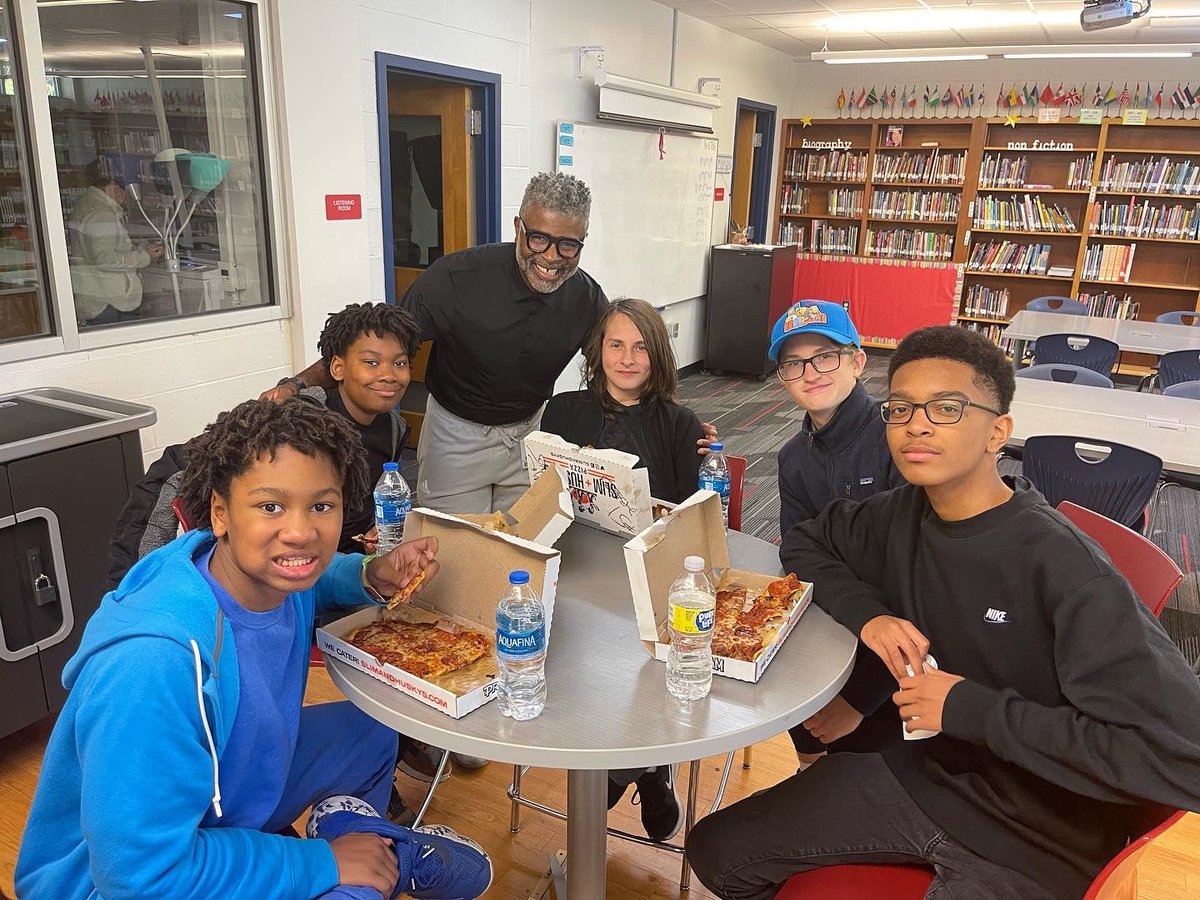 RPtso's tweet photo. Congratulations to Benjamin Jennings and friends for winning Lunch with the Principal! When you INVE$T you can win great prizes like this also! Go here to INVE$T: https://t.co/0OBosV6GRF https://t.co/HbGmuaHgnW