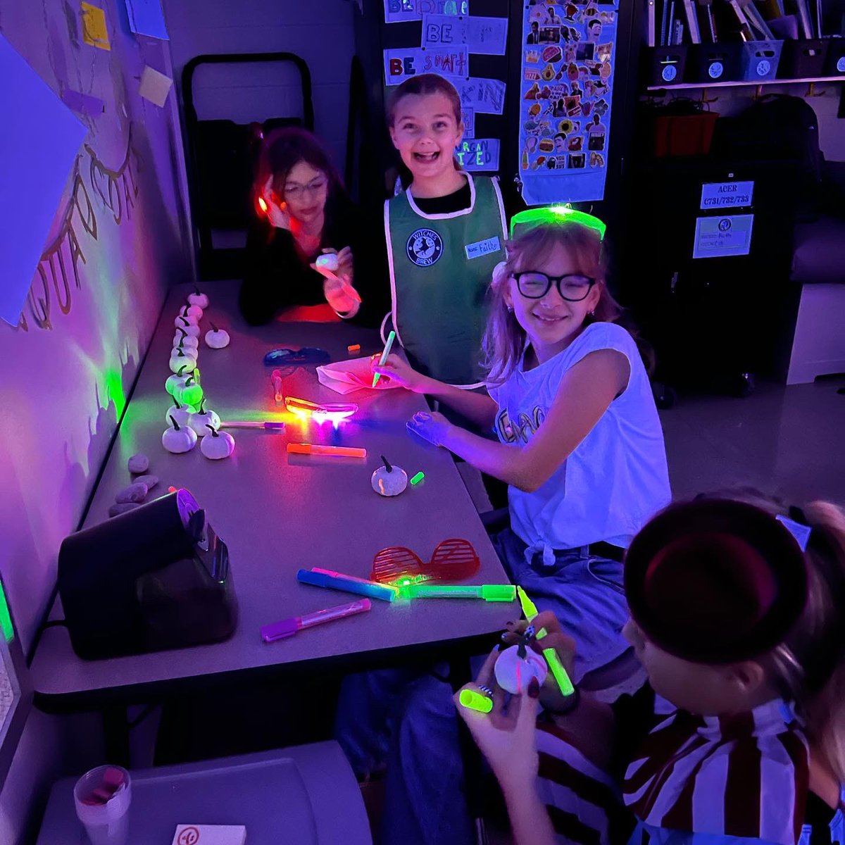 Mrs. Roth tweet media