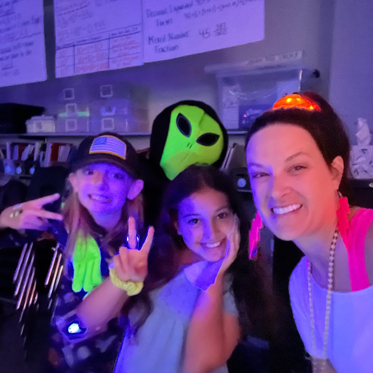 Mrs. Roth tweet media