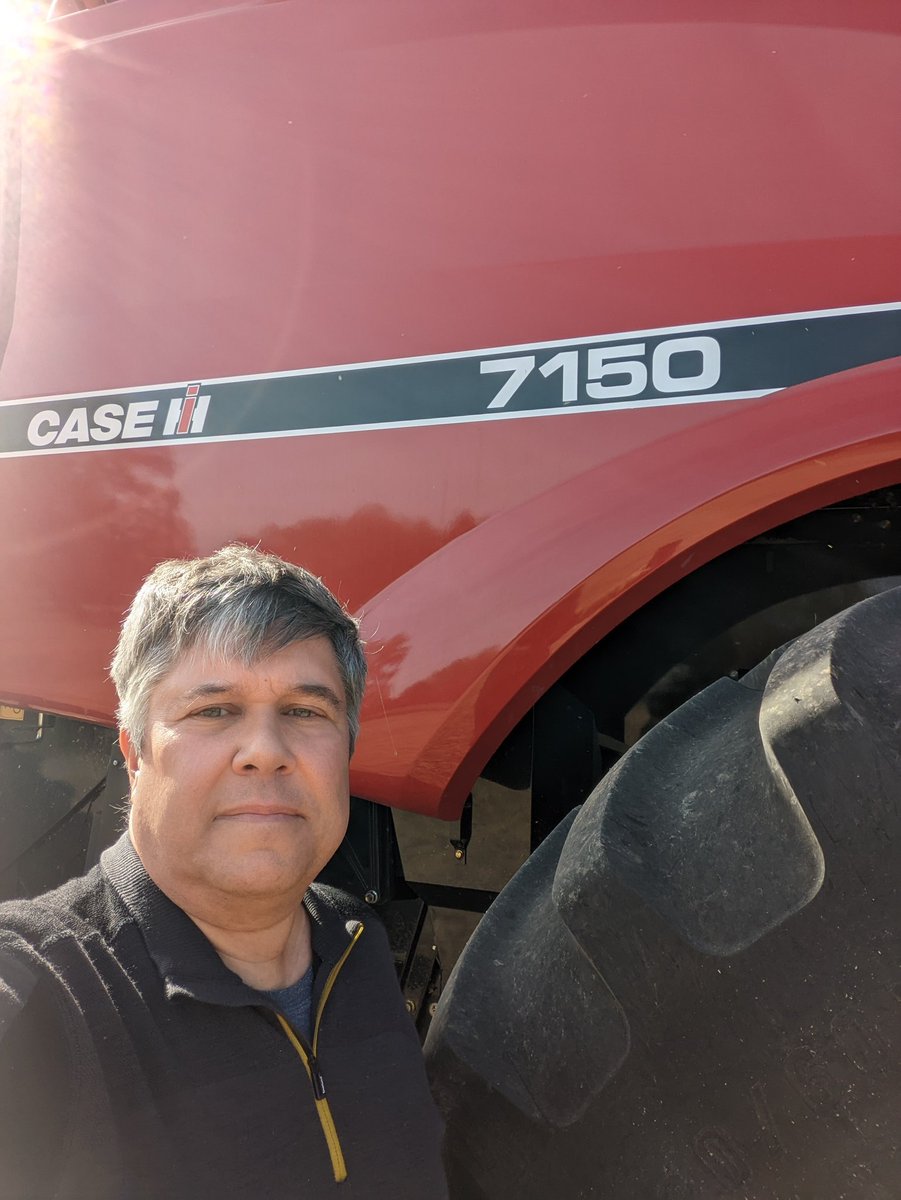 EnduricaWill's tweet image. thx @OhioFarmBureau and Randy Boes for setting up #ridewithafarmer. Got to check out the #agengineering and see how farmers get er done!