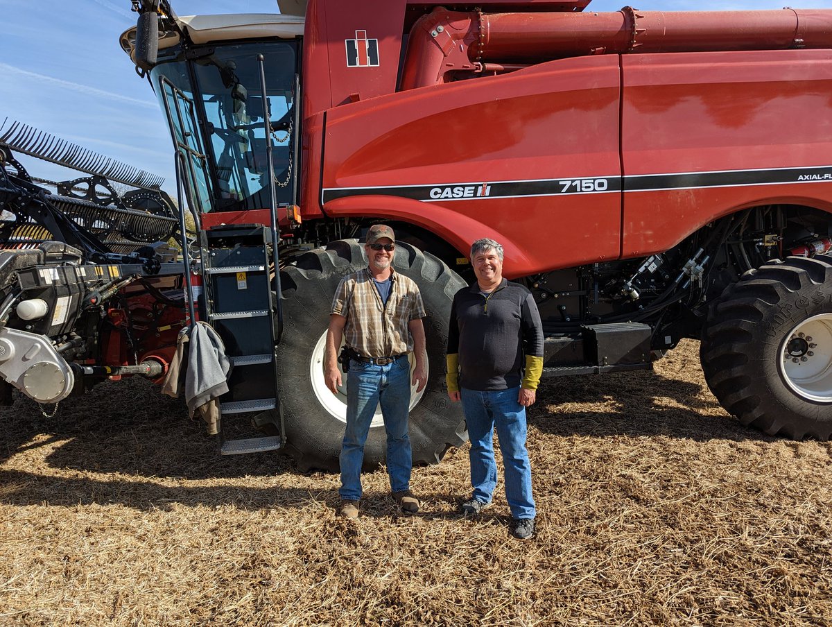 EnduricaWill's tweet image. thx @OhioFarmBureau and Randy Boes for setting up #ridewithafarmer. Got to check out the #agengineering and see how farmers get er done!