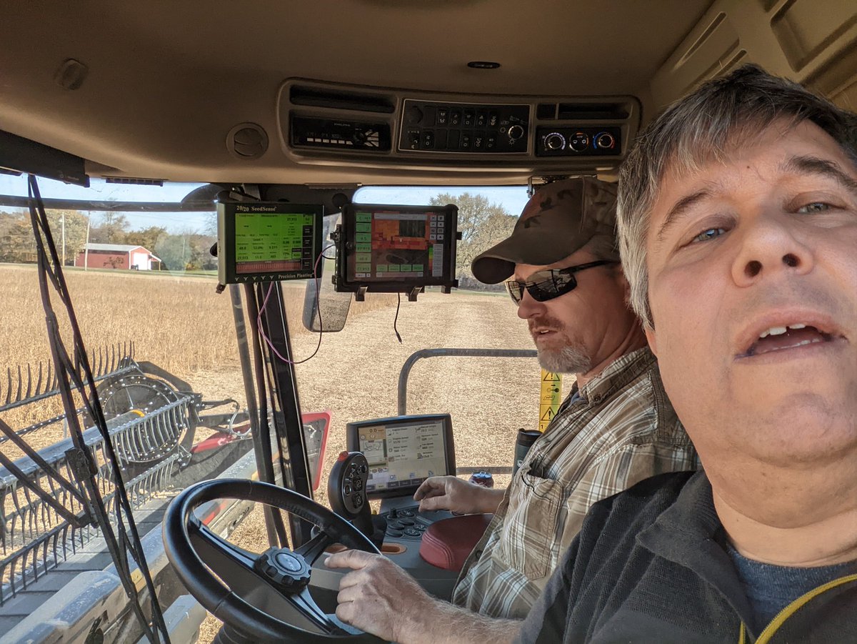 EnduricaWill's tweet image. thx @OhioFarmBureau and Randy Boes for setting up #ridewithafarmer. Got to check out the #agengineering and see how farmers get er done!