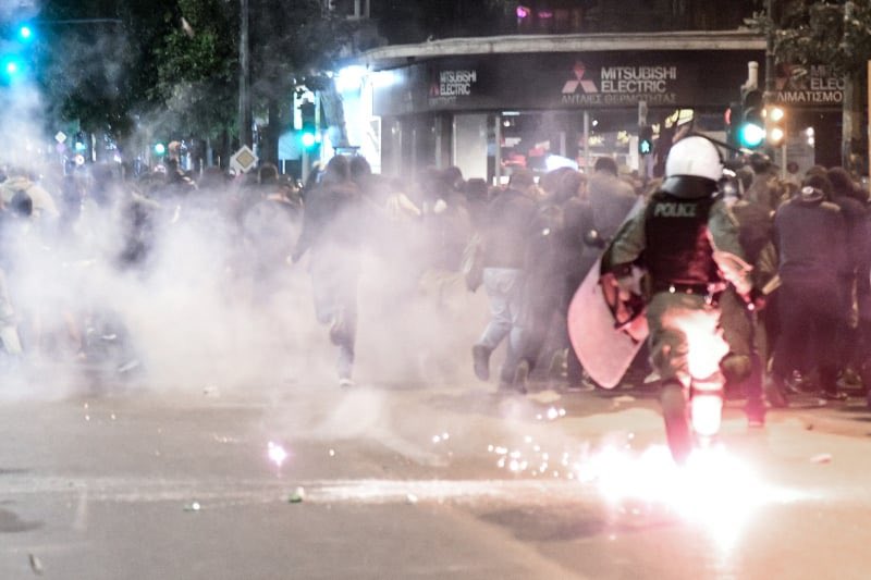 illwilleditions's tweet photo. Streets of #Athens are on fire after thousands demonstrated following the rape of a 19 year old girl in police custody. https://t.co/fFfI72HHFa