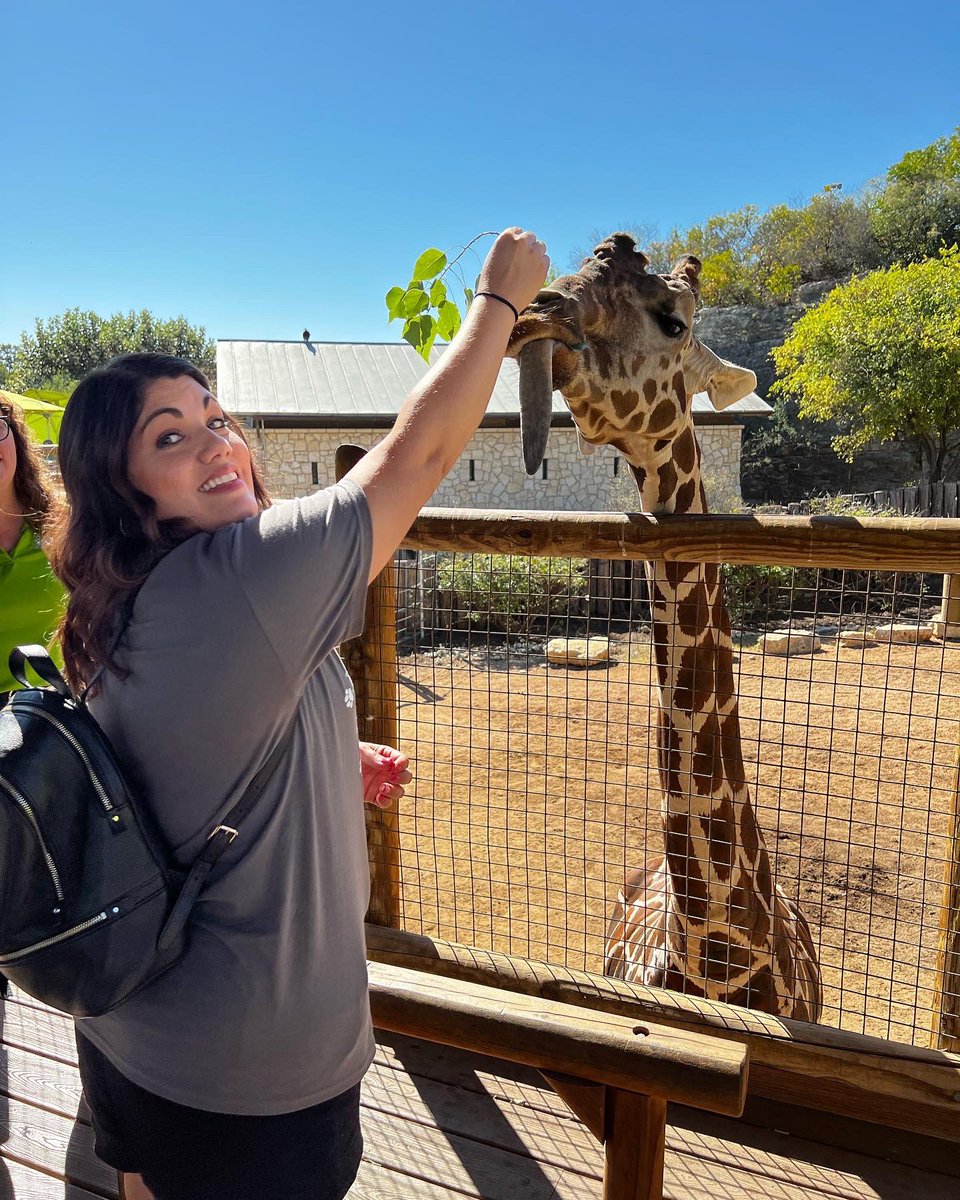 Asavsam's tweet photo. @NISDDriggers had a perfect day at the @SanAntonioZoo https://t.co/TYhBmVHzVO