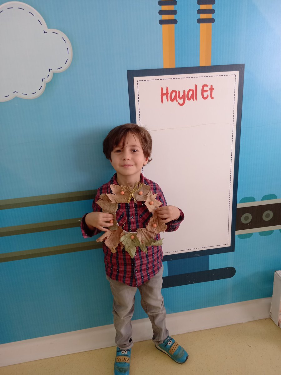 Doğanın, bir parçası olan sonbahar renkleriyle bezenmiş kapı süsü etkinliğimiz.<a href="/batmanbahcsehir/">BK Batman Kampüsü</a> <a href="/batmanbhcshrkds/">Batman Bahçeşehir Kıds</a> <a href="/tugbaozdinc/">Tuğba Özdinç Kater</a>