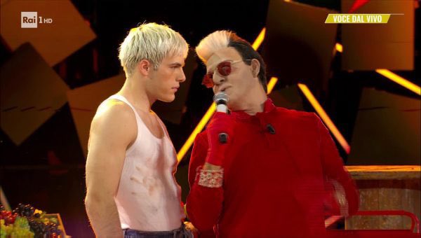 Cinguetterai's tweet image. Anche quest’anno nel corpo di ballo c’è il biondo di Biagio Izzo e Malgioglio 😮‍💨

#TaleEQualeShow