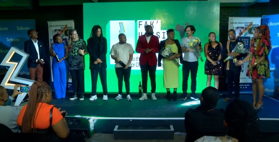 SpielFabrique's tweet photo. Huge congrats to the @fakugesi team who made incredible work to gather all the best creative minds in Africa. You can be proud of your work ✨ We were glad to follow you online! A warm 👋🏼 to @SpaceSaladZA who rocked during this edition!

#EveryGamerCounts #FromNowOn #Fakugesi2022 https://t.co/WbqvURUl2F