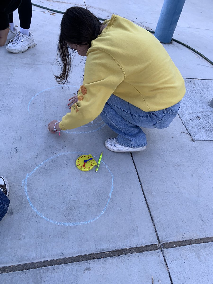 Today @EastTechTitans Education Program students experienced outdoor learning centers with an emphasis on kinesthetic-tactile math activities inspired by @LtL_News and had an opportunity to come up with their own engaging activities! #FutureTeachers @CTEinCCSD @NSC_Education