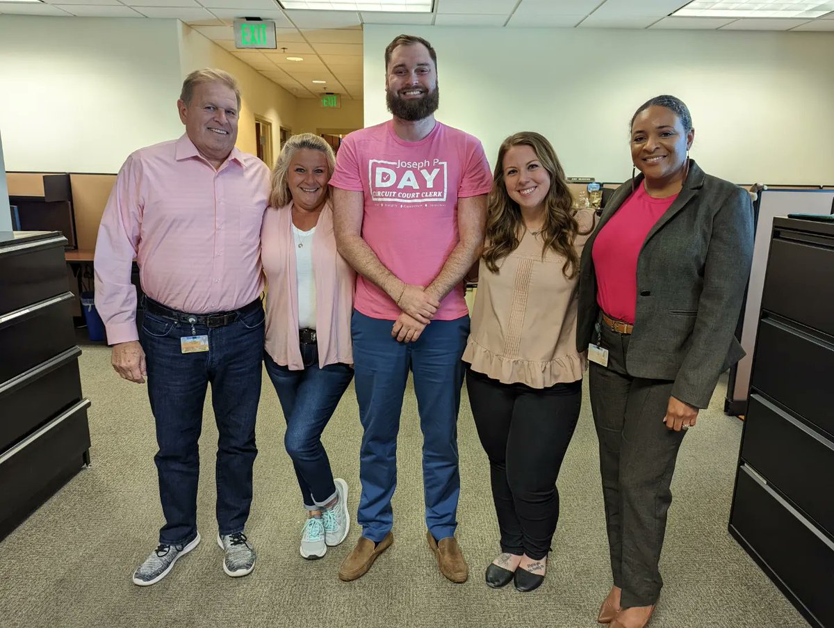 MetroCircuit's tweet photo. Today, our organization participated in Pink Out Friday showcasing our support for those affected by breast cancer.
#CheckYourselfForTheRecord
#PinkOutFriday
#BreastCancerAwarenesMonth
#FightLikeAGirl
#BeStrongAndFightOn https://t.co/GIXmTDjete