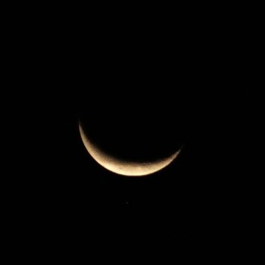 takku2's tweet photo. 4時過ぎ、オリオン座流星群、撮れました~。
#オリオン座流星群 #流れ星 #月 #olion #shootingstar #otobe #hokkaido #uhbお天気チーム https://t.co/Aw38jtyKuX