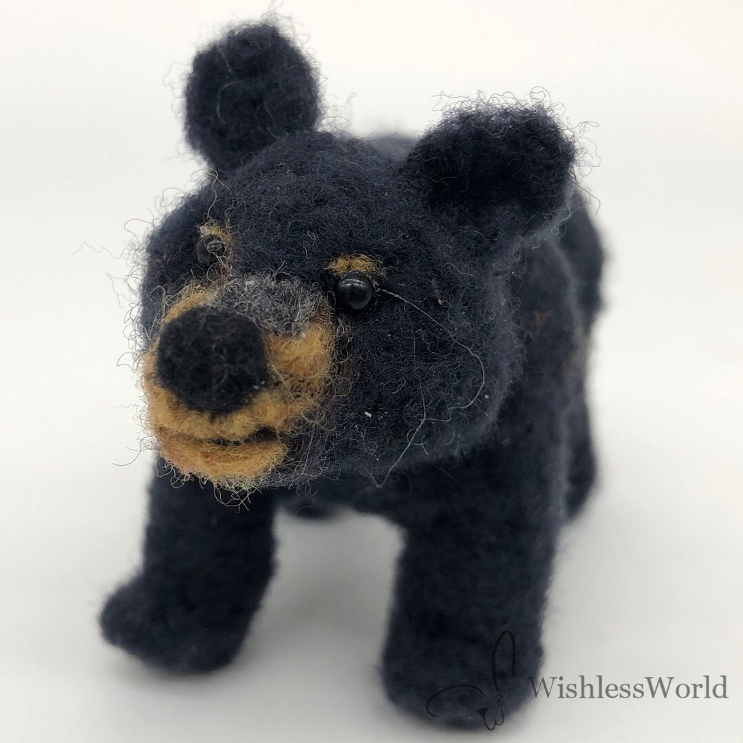 Black bear number two! 

#needlefelting #fiberart #blackbear