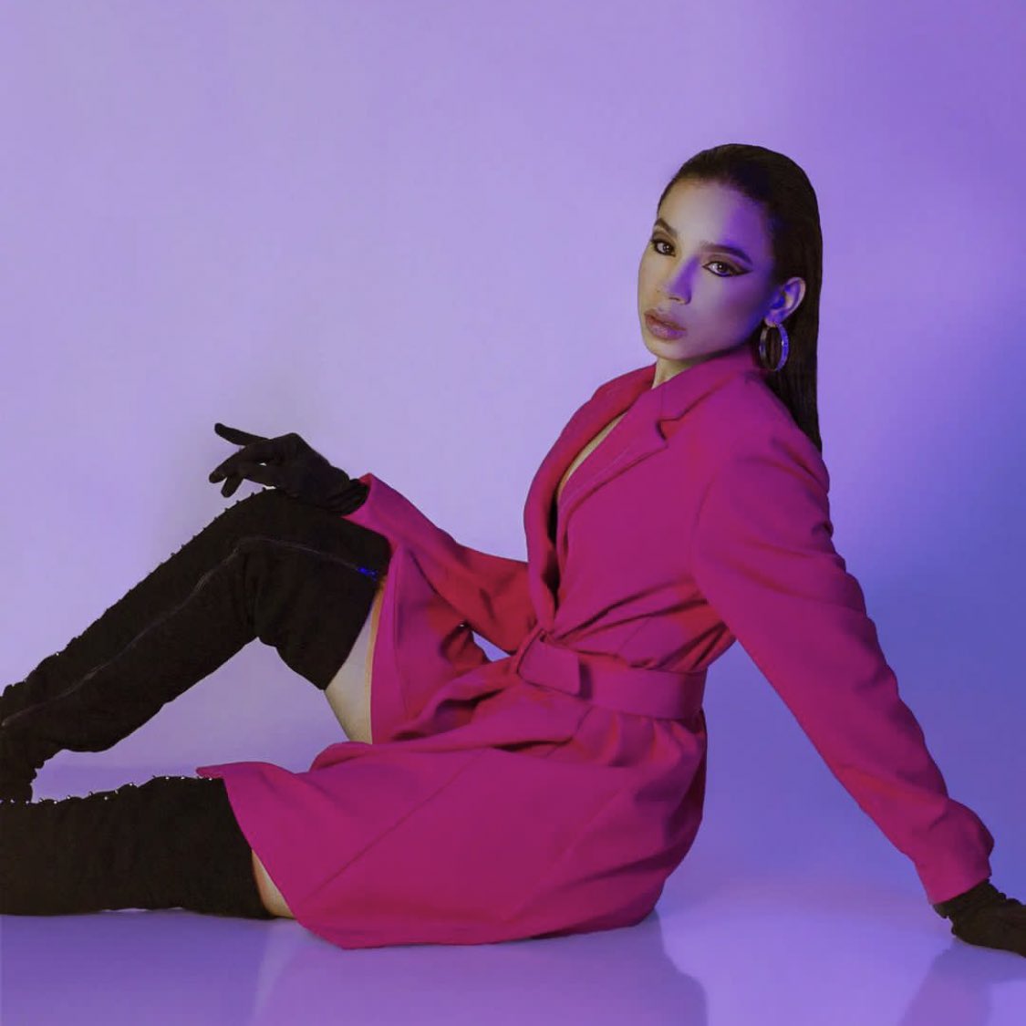 — La cantante hondureña, <a href="/Angiefloreshn/">Angie Flores 💙🎶💜</a> , gana en la categoría "Artista Revelación" de los premios Viva La Música 2022.