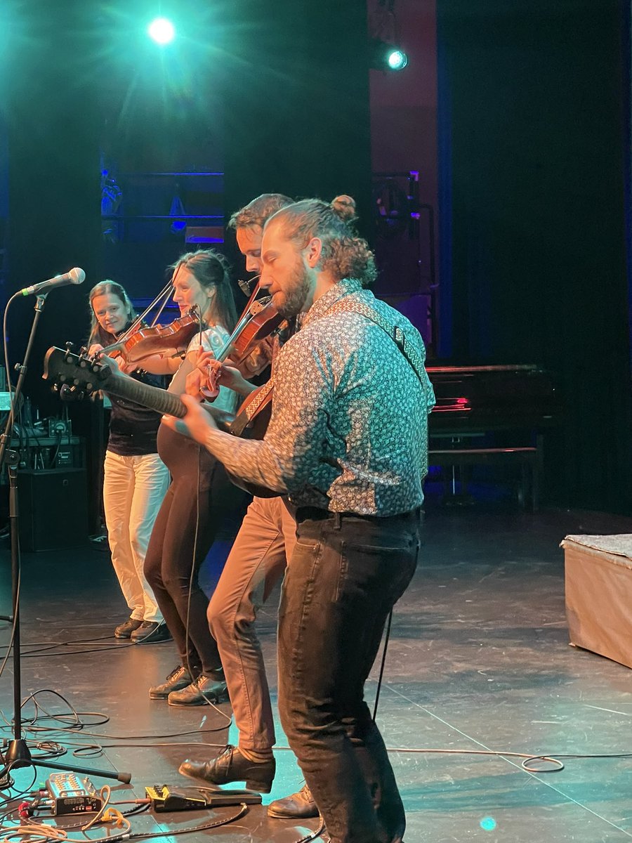 cindymcleod's tweet image. The Fitzgeralds at #abshowcase #traditionalfolkcelticandswing #stepdancing
