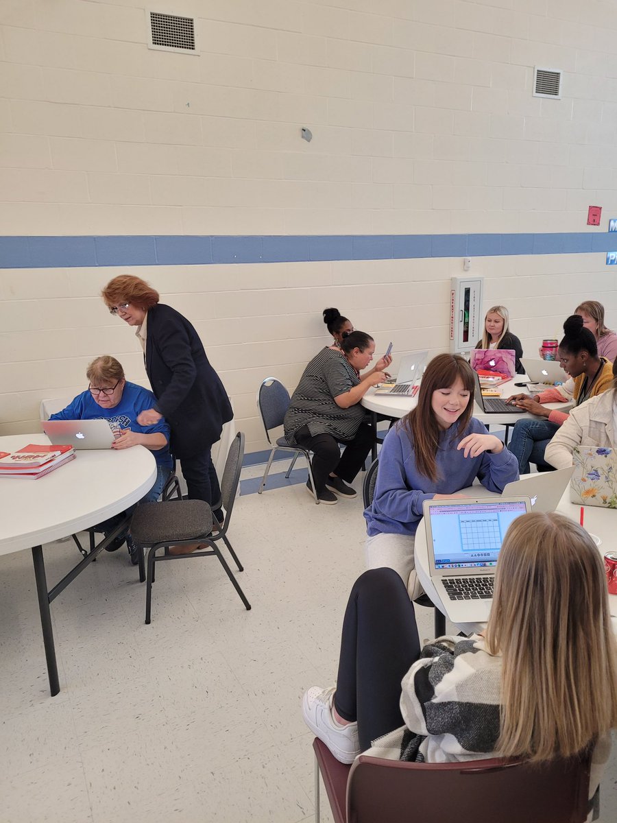 Ces95C's tweet photo. A trainer from McGraw-Hill was in Carbondale today providing My Math training for our K-5 teachers. It was great to have time together to learn.
#ces95proud https://t.co/esKpKr0vja