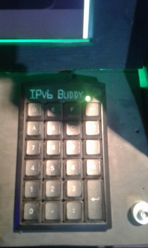 #nerdearla un teclado un poco mas lindo que el mio seguridad-agile.blogspot.com/2021/04/teclad…