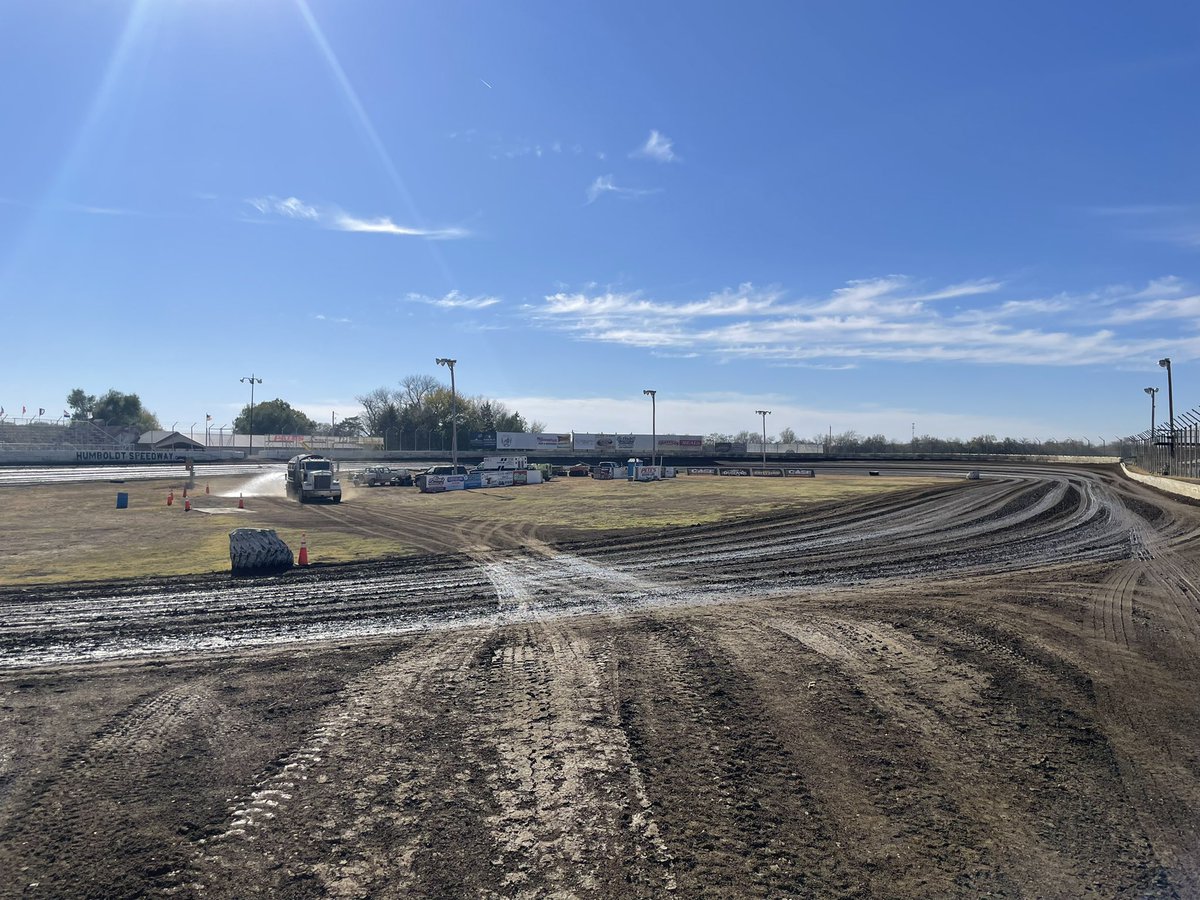 RealBenShelton's tweet photo. #ThreeForRick #Night1of3 @HumboldtSpdwy https://t.co/hEdXN0TU8i