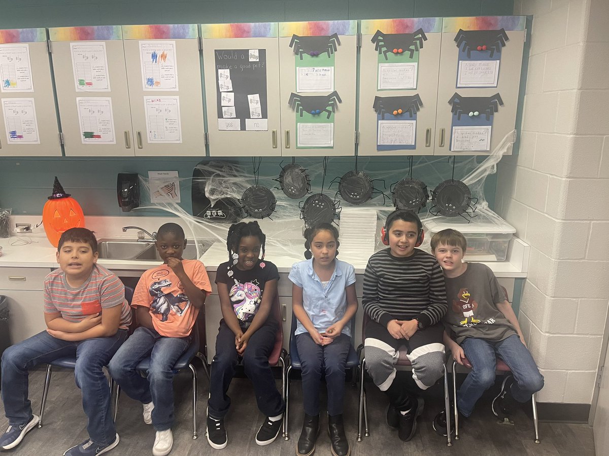 Fun Friday filled with all things spiders 🕷!! We learned about the biggest spider in the world and if spiders would make good pets!! <a href="/MrsJohnsonKitty/">Anissa Johnson</a> is not a spider fan!! <a href="/amanda_parish/">Panda🐼</a> was all in!! 😂 <a href="/HumbleISD_OFE/">Oak Forest Elementary</a>